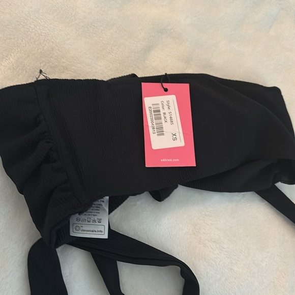 black edikted going out crop top, never worn, has tag, - Picture 3 of 3
